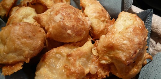 Burgundian Cheese Puffs (Gougère)